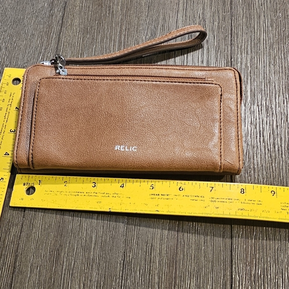 Relic brown wristlet - Picture 6 of 6